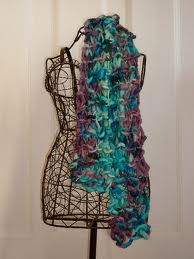 designer Laine Foulards